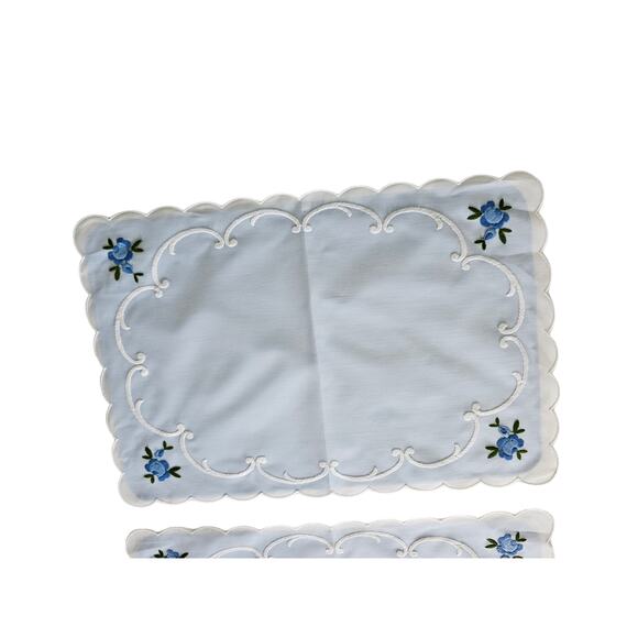 Set of 4 Embroidered Place Mats Vintage See Description - Picture 2 of 10